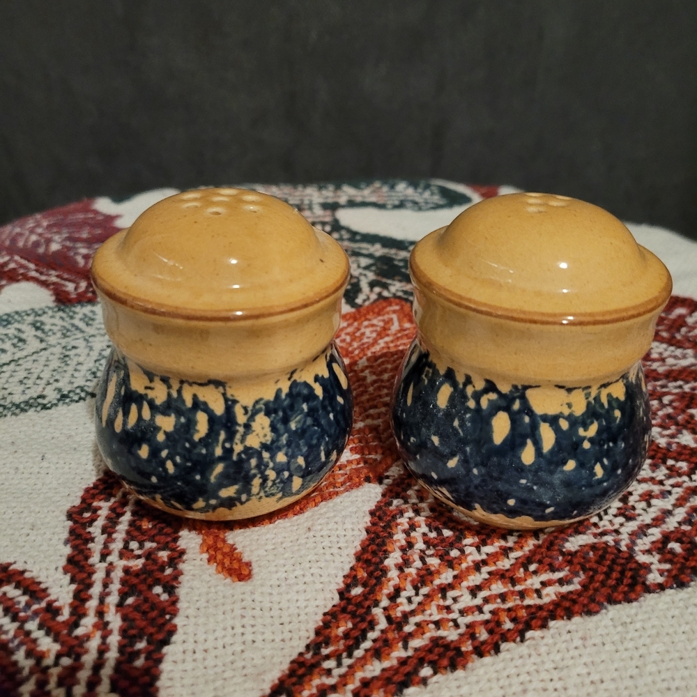 Pfaltzgraff America Salt & Pepper Shakers